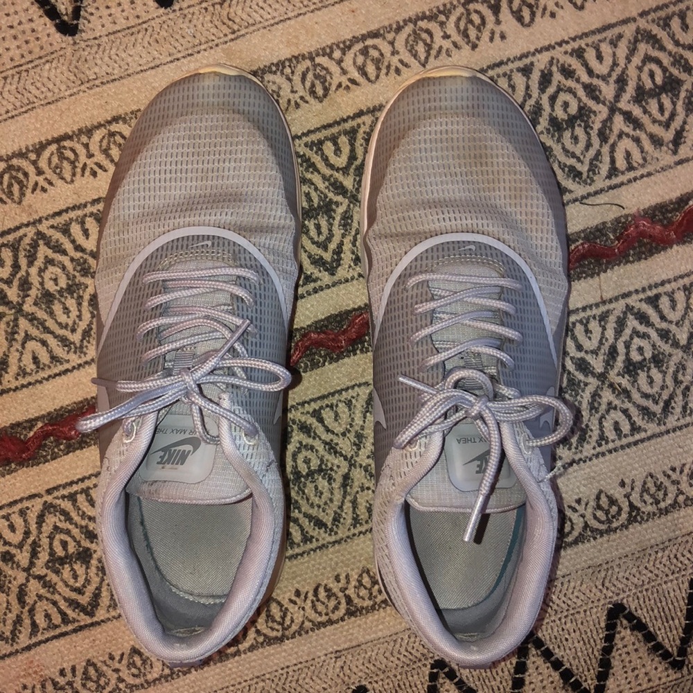 Nike sneakers grey